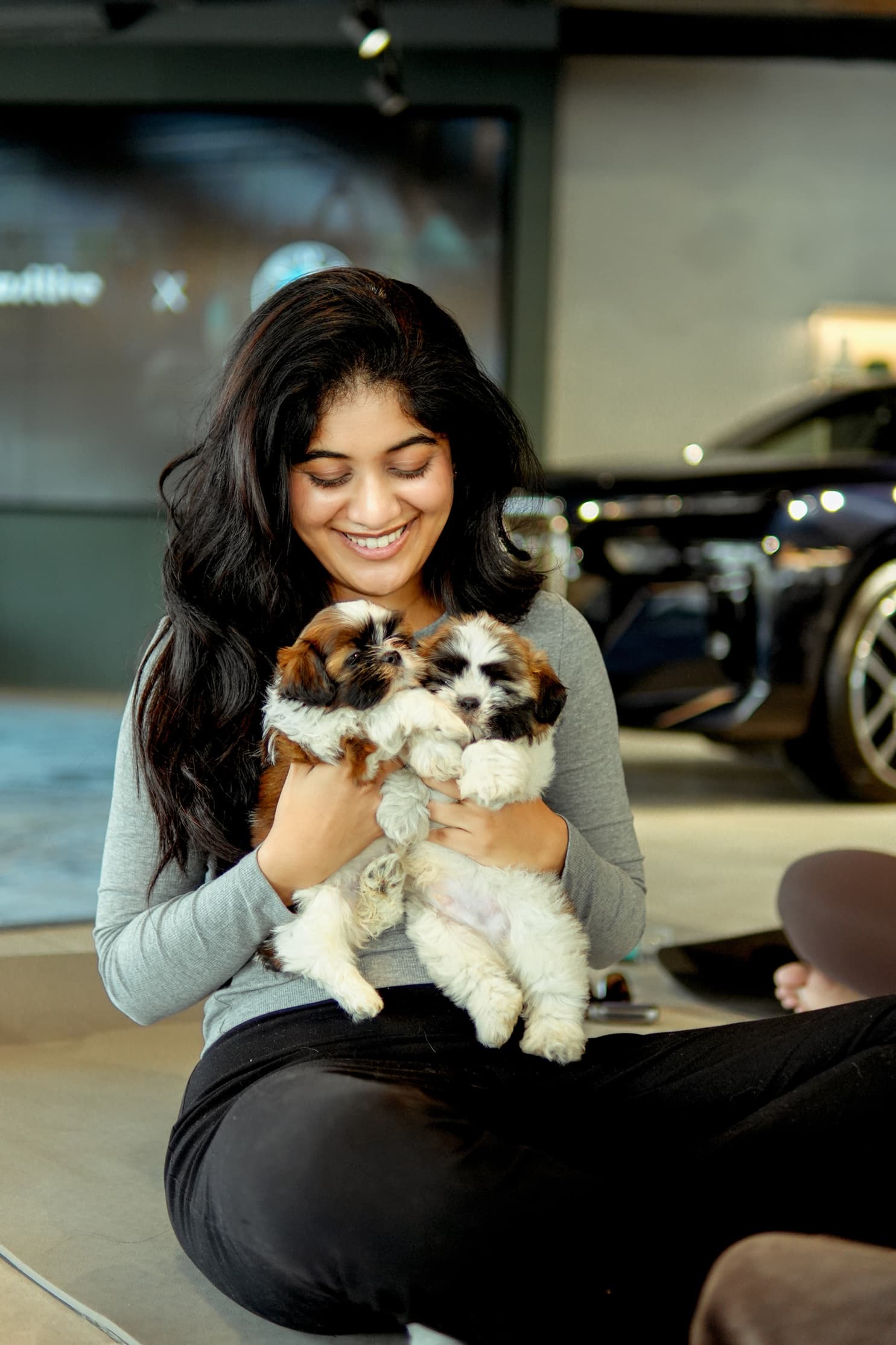 Puppy Yoga X Range Rover | Slide 2